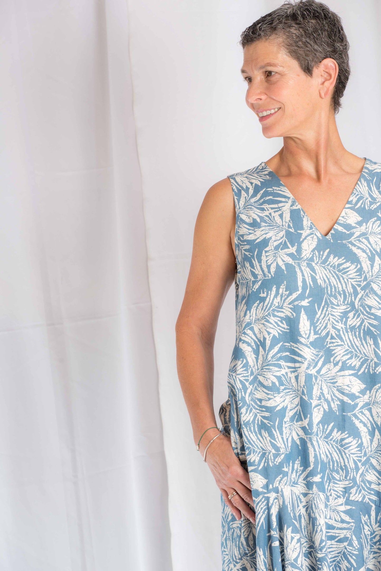 VESTIDO CAMISERO DE ALGODÓN MIDI CON VUELO