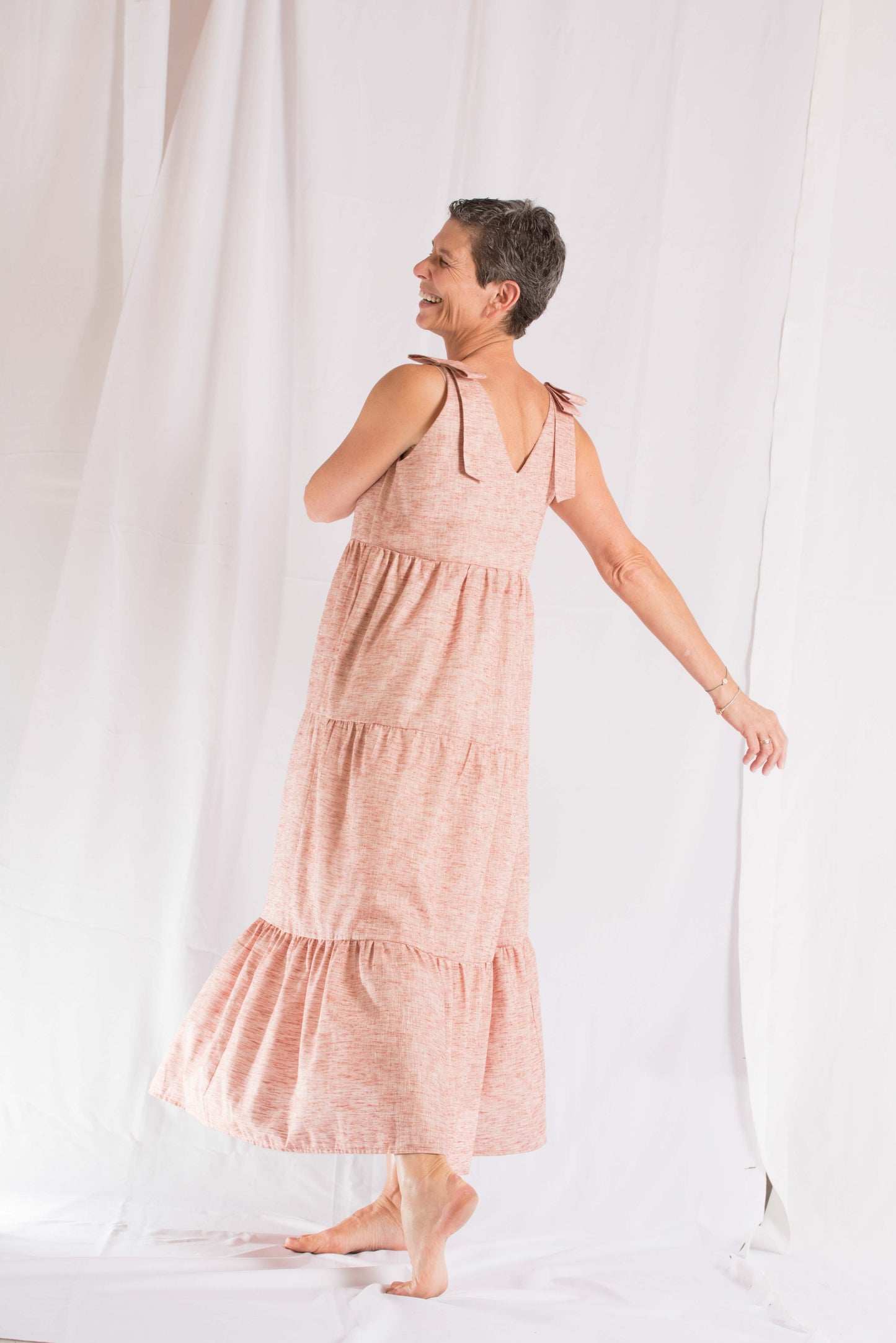 VESTIDO CAMISERO DE LINO LIVIANO ROSADO , MIDI, DE TRES VUELOS